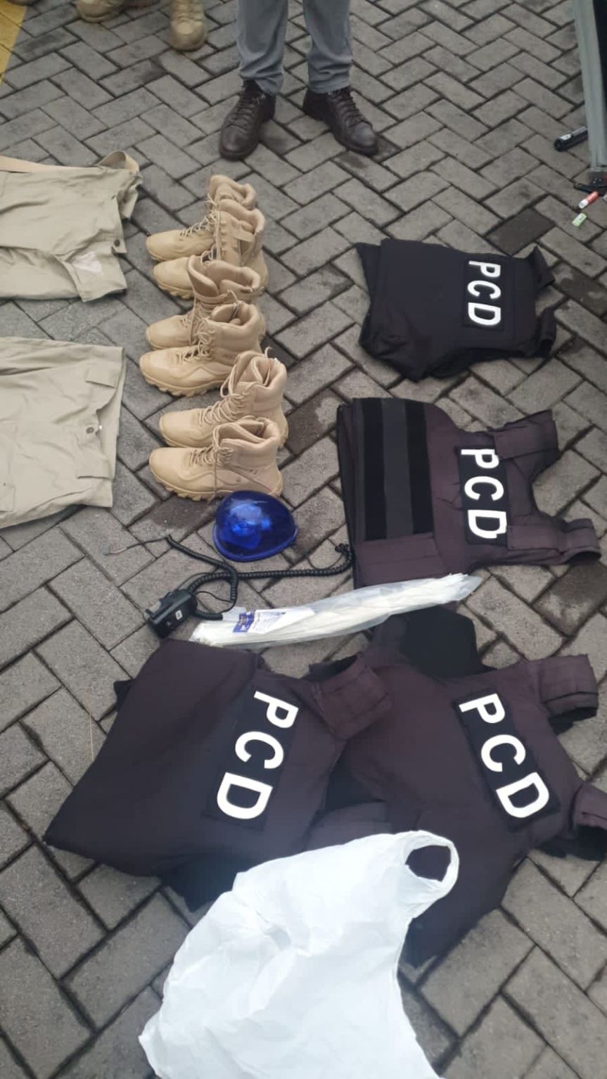 Caen tres delincuentes de violento robo de vehículo en&nbsp;Atenas