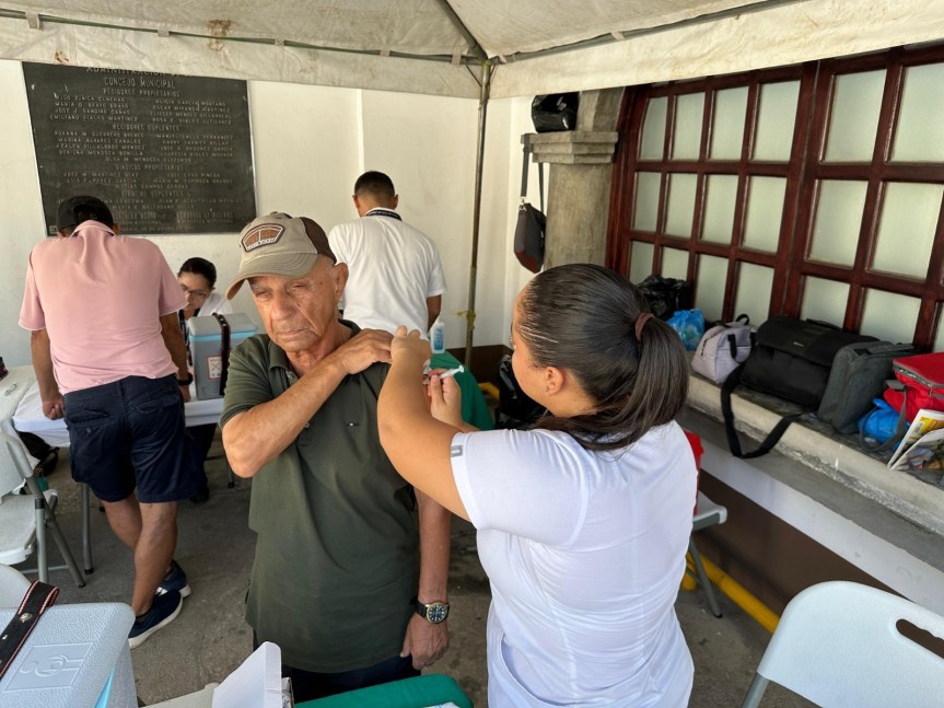 Avanza vacunación contra influenza: 59% de la población meta ya&nbsp;protegida