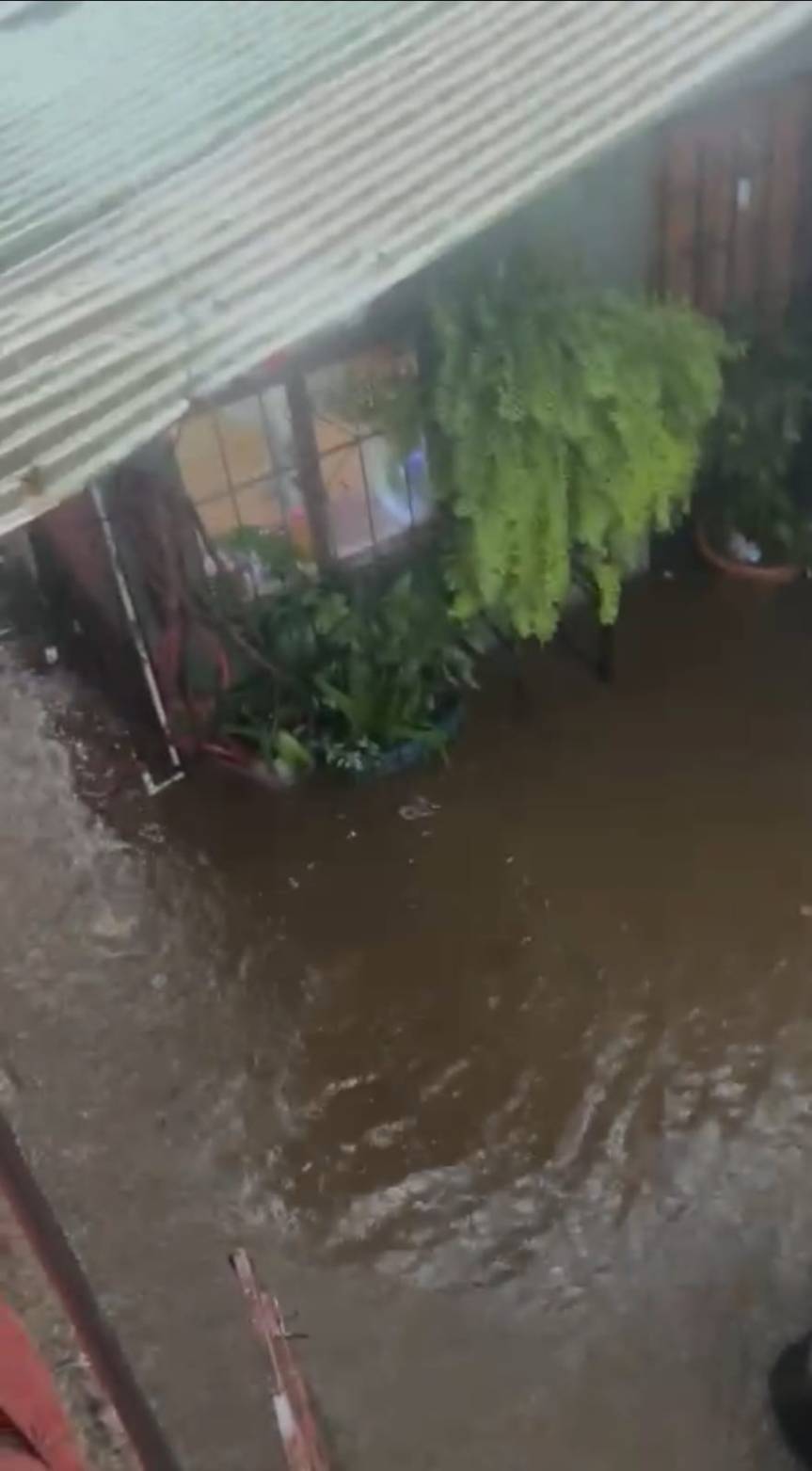 Casas se inundan ante fallo de alcantarillado en&nbsp;Sabanilla